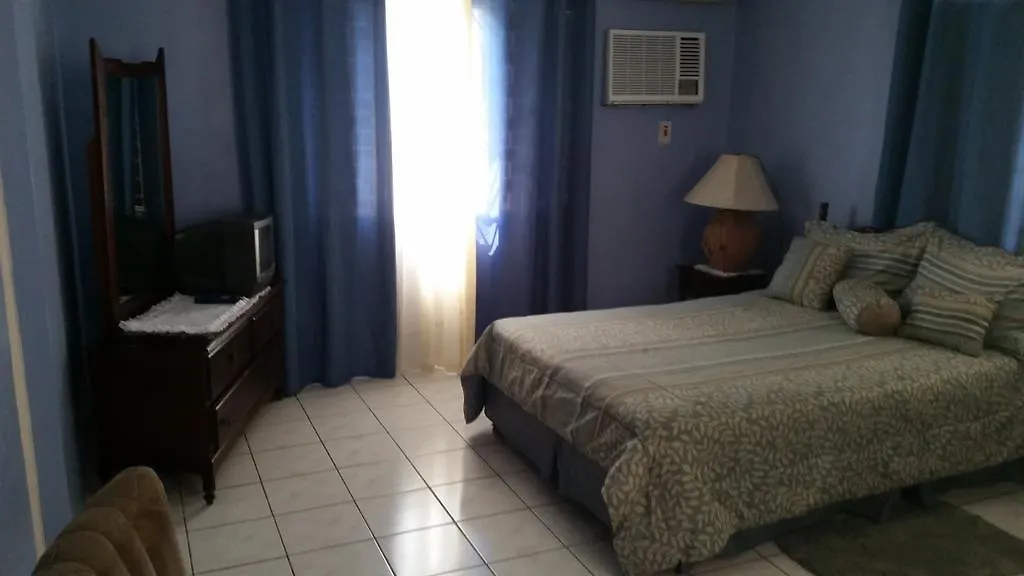 Lincoln Liberty Manor Vila Montego Bay Jamaica